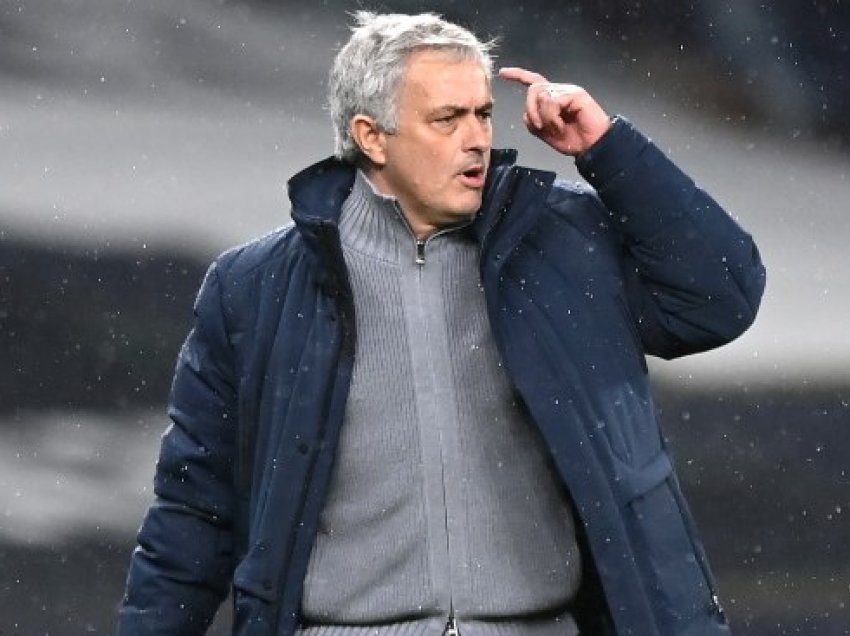 Jose Mourinho thumbon kritikët