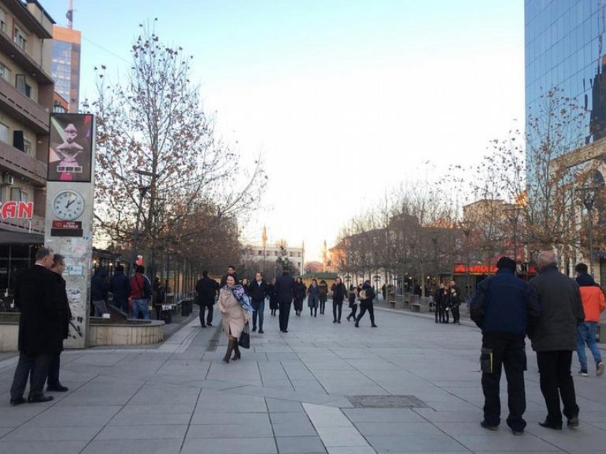 Flasin qytetarët, tregojnë se a janë të gatshëm të vaksinohen për COVID-19