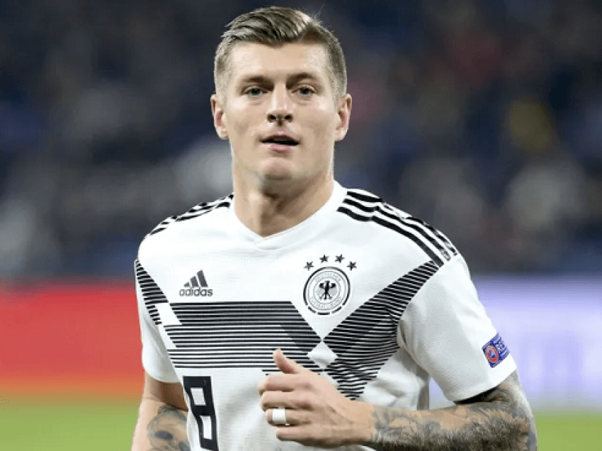 Kroos zbulon formacionin e ‘ëndrrave’