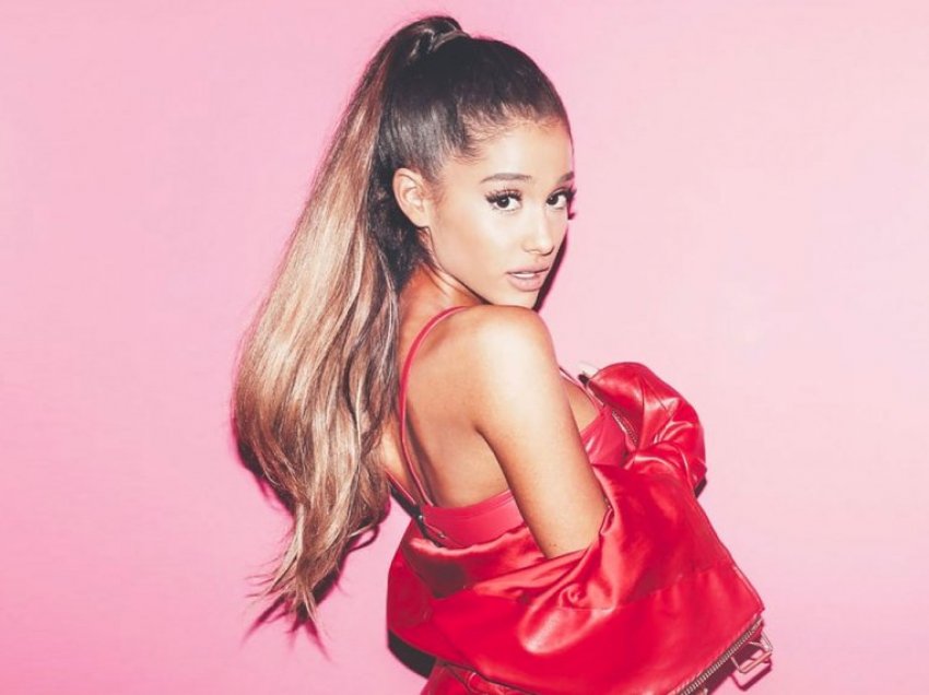 Ariana Grande i bashkohet jurisë së “The Voice”