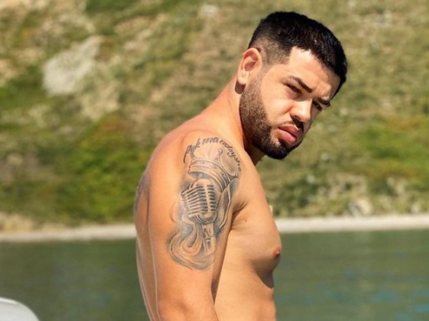 Noizy i dhuron babait një veturë luksoze për ditëlindje