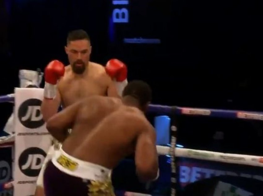 Momenti kur Derek Chisora e rrëzon pas vetëm 8 sekondave Joseph Parkerin