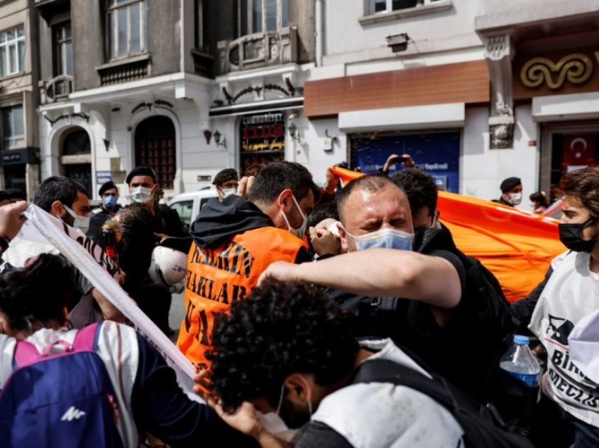 Protesta për 1 Majin, policia arreston 200 persona në Turqi 