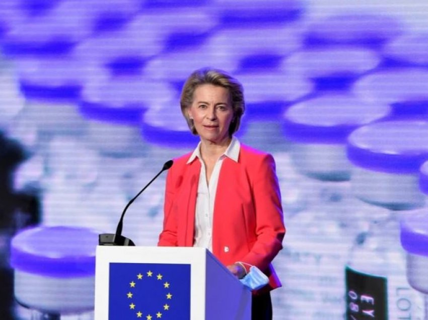 Von der Leyen: BE gati të diskutojë për heqjen dorë nga patentat e vaksinave