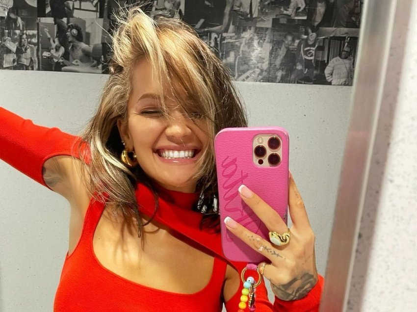 “Të gjithë kanë nevojë për pak pushim”, Rita Ora shfaqet e lumtur përmes imazheve të fundit