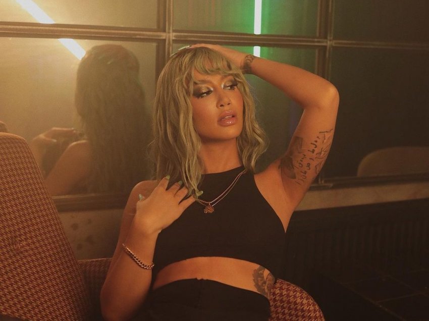 Dafina Zeqiri poston fotografitë plot stil në rrjete sociale