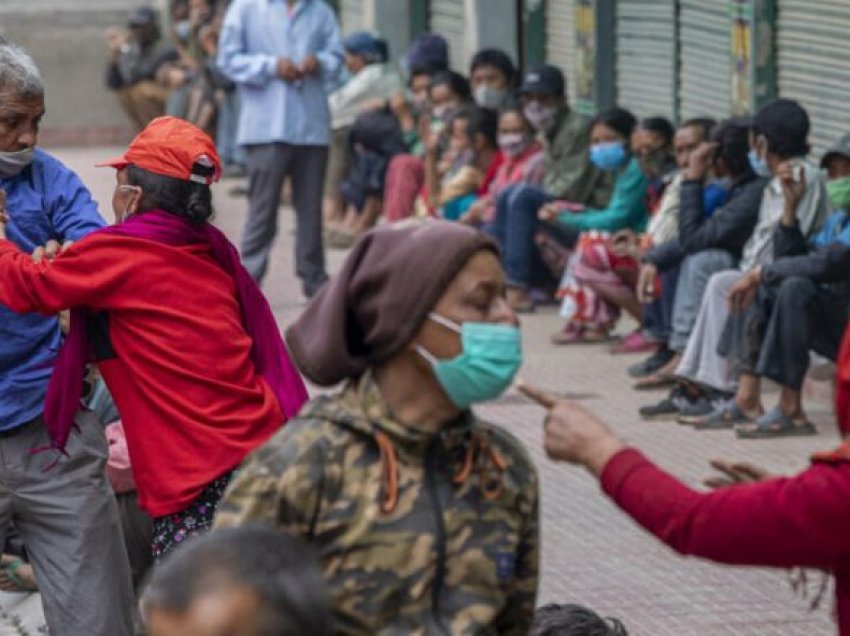 Autoritetet në Nepal lusin alpinistët t’ua dorëzojnë bombolat e zbrazëta të oksigjenit – shpresojnë t’i rimbushin për t’i shpëtuar pacientët me COVID-19