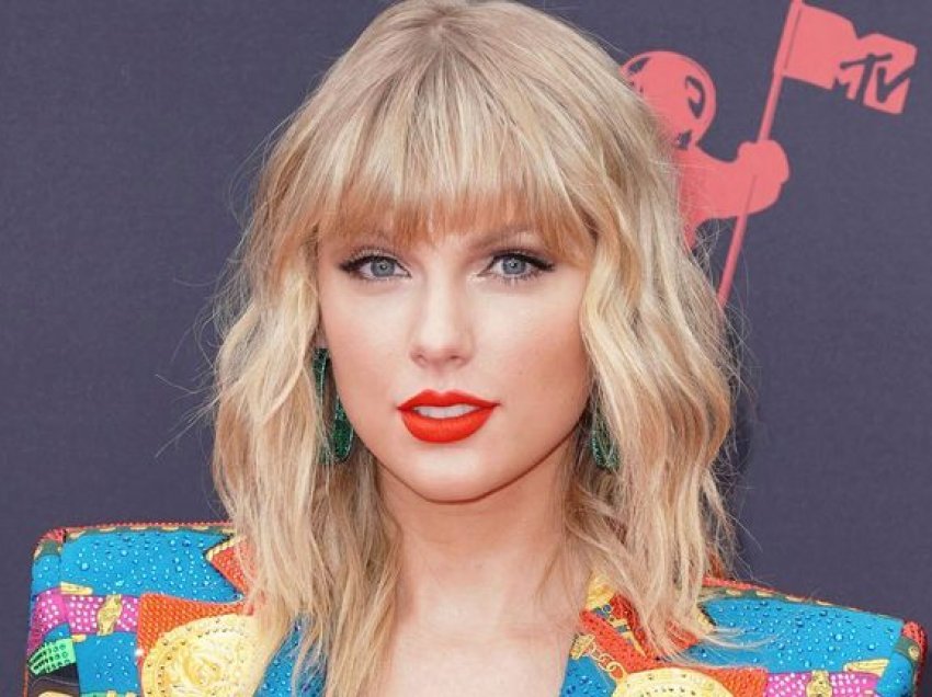 Taylor Swift pritet të dalë në gjyq