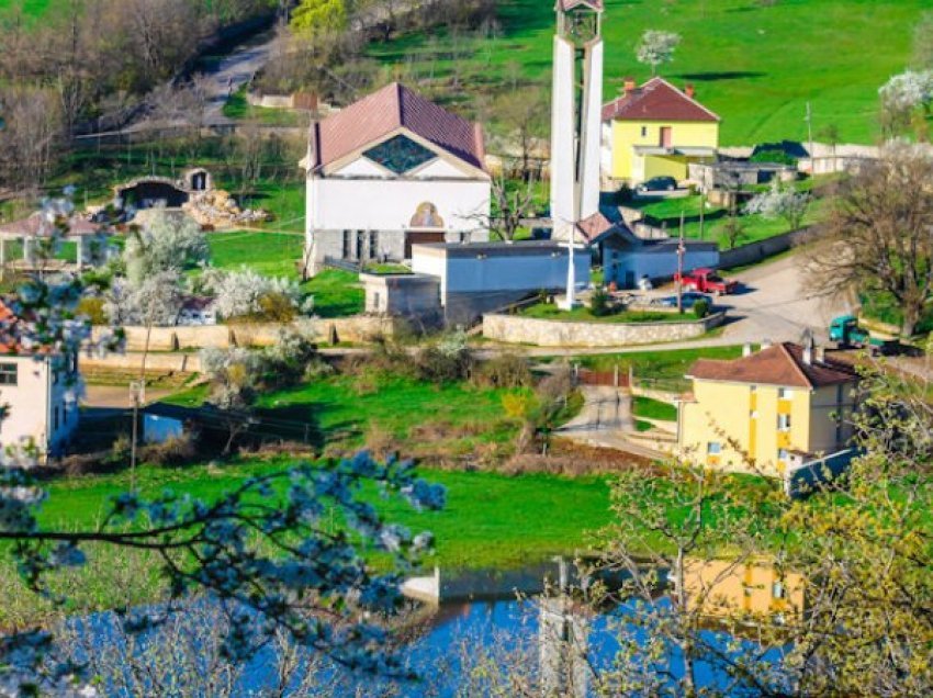 Zbulohet një ndër planet e tmerrshme serbe për të vrarë priftin katolik shqiptar: Krimin do ta kryente një spiun