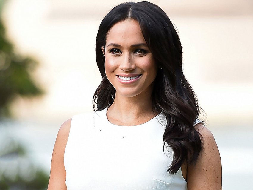 Pasi hodhi akuza të forta për Meghan Markle, punonjësi i pallatit mbretëror lë detyrën e tij