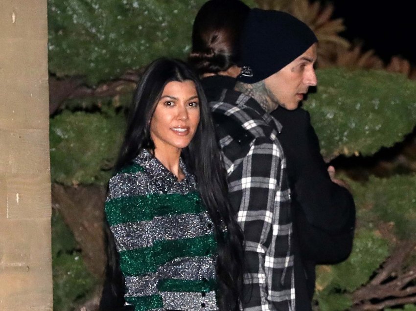 Travis Barker blen një qiri me aromën e orgazmës së Kourtney Kardashian