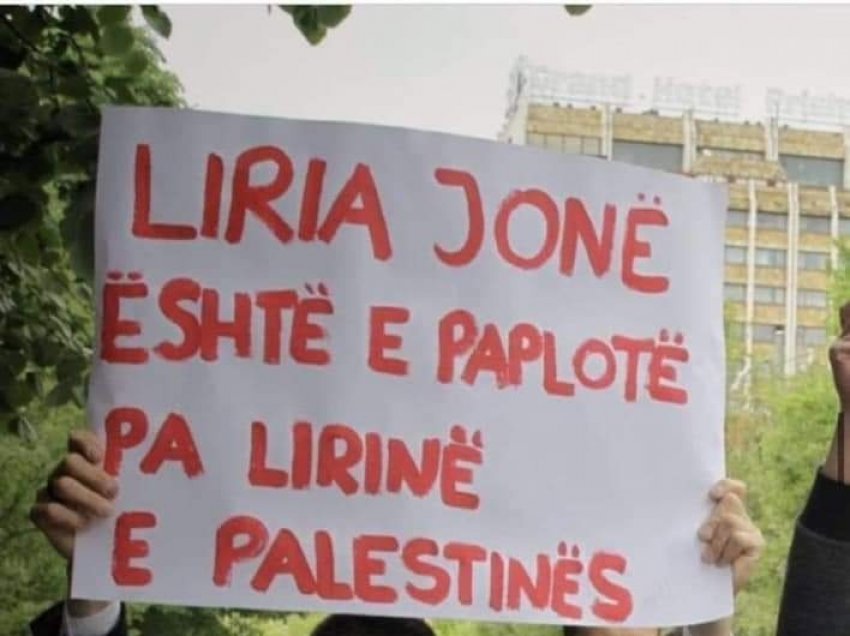 “Liria jonë është e paplotë pa lirinë e Palestinës” – flet djaloshi që bëri jehonë sot me këtë parullë në Prishtinë 