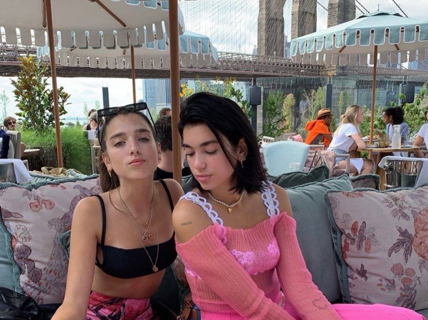 Dua Lipa mblodhi fotot më cute ndër vite për t’i bërë një super urim Rinës për ditëlindje!