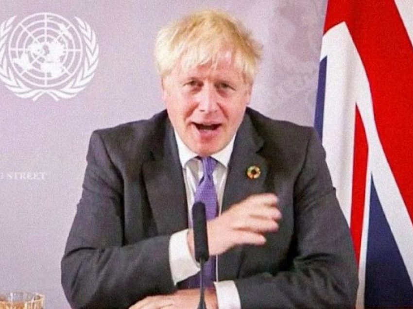 Johnson: Varianti indian COVID-19 rrezik për vazhdimin e rihapjes