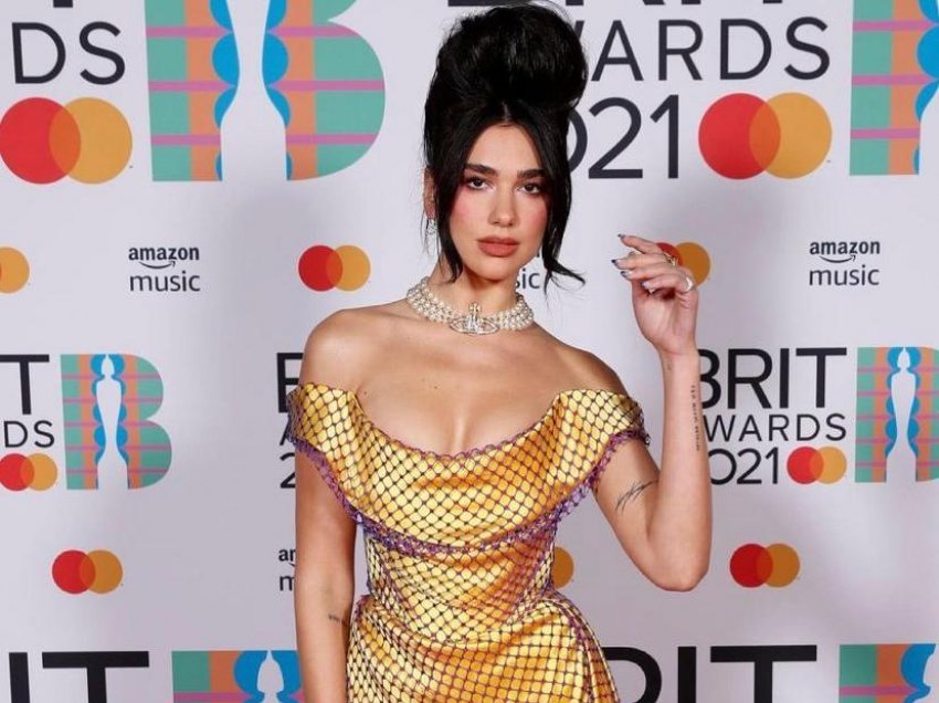 Nuk po vendosim dot cila më seksi: Dua Lipa në BRIT Awards apo Dua Lipa në festën pas tapetit të kuq