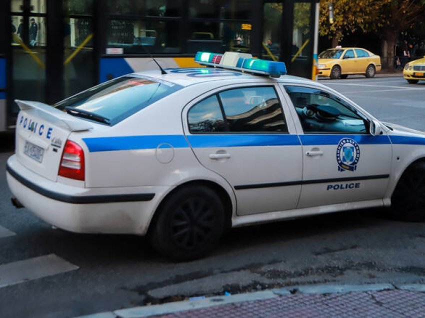 Vetëvaren dy shqiptarë në Greqi, ngjarjet në qytete të ndryshme