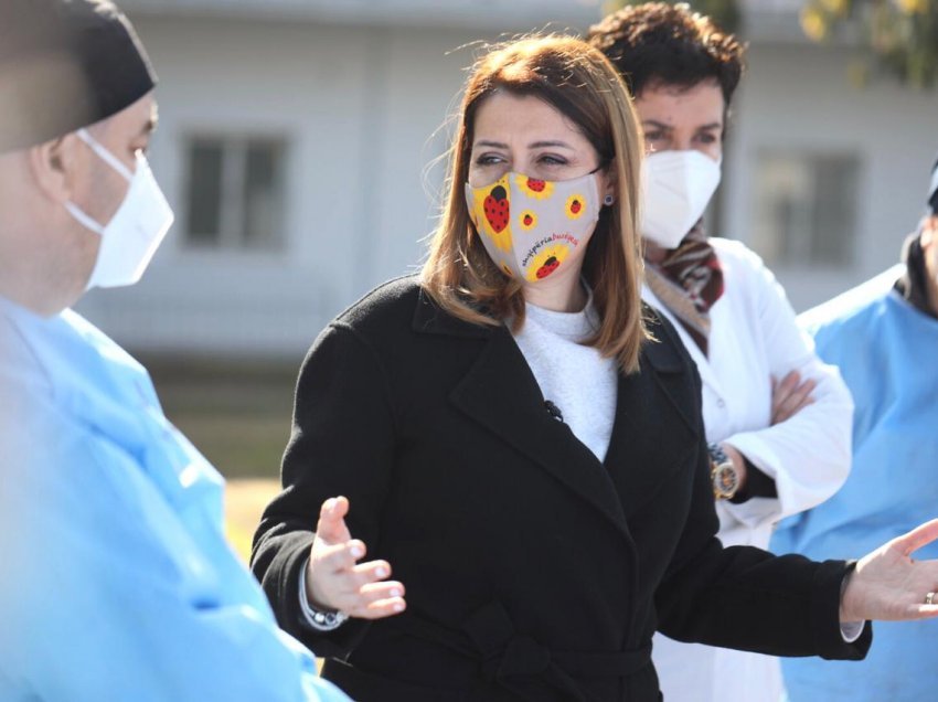 “Vaksinimi vijon me ritme të larta”/ Manastirliu tregon sa qytetarë në të gjithë vendin kanë marrë të dyja dozat e vaksinës