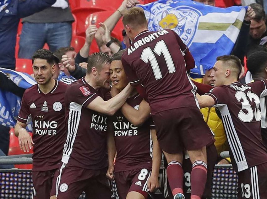 “Wembley” gjallërohet nga tifozët, Leicester fiton finalen ndaj Chelsea-t