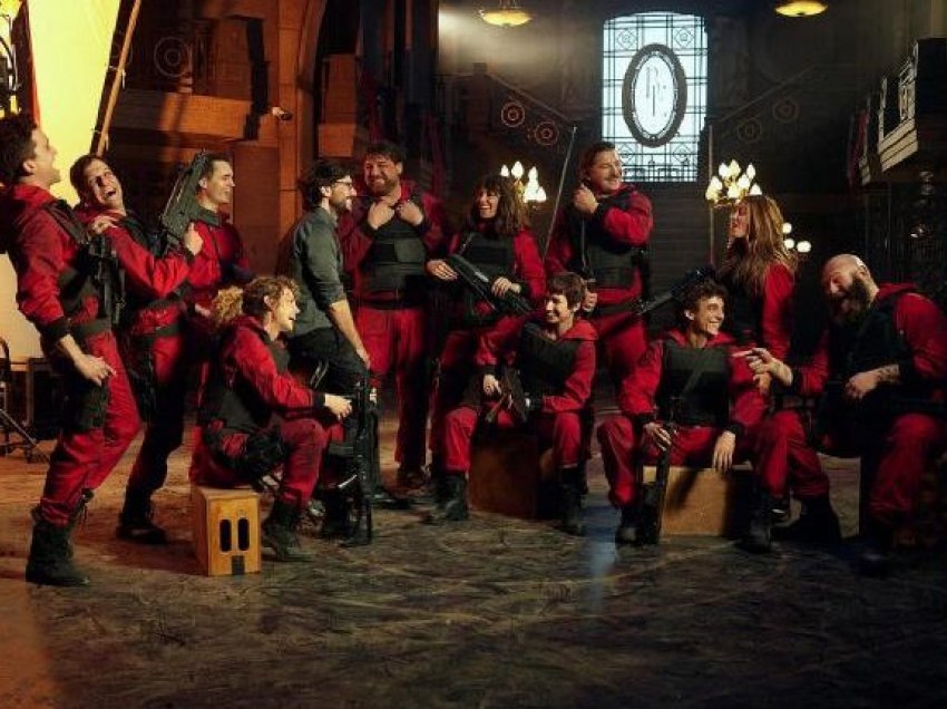 “La Casa De Papel” përfundon xhirimet e sezonit të pestë dhe të fundit