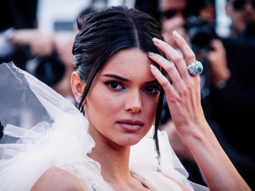 “Ndonjëherë mendoj se po vdes”, Kendall Jenner flet për problemet e saj me ankthin!