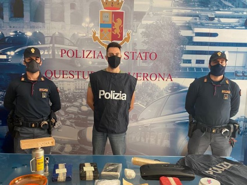 Policia italiane befason dy shqiptarët, nuk do ta besoni ku i kishin fshehur 5.5 kg kokainë