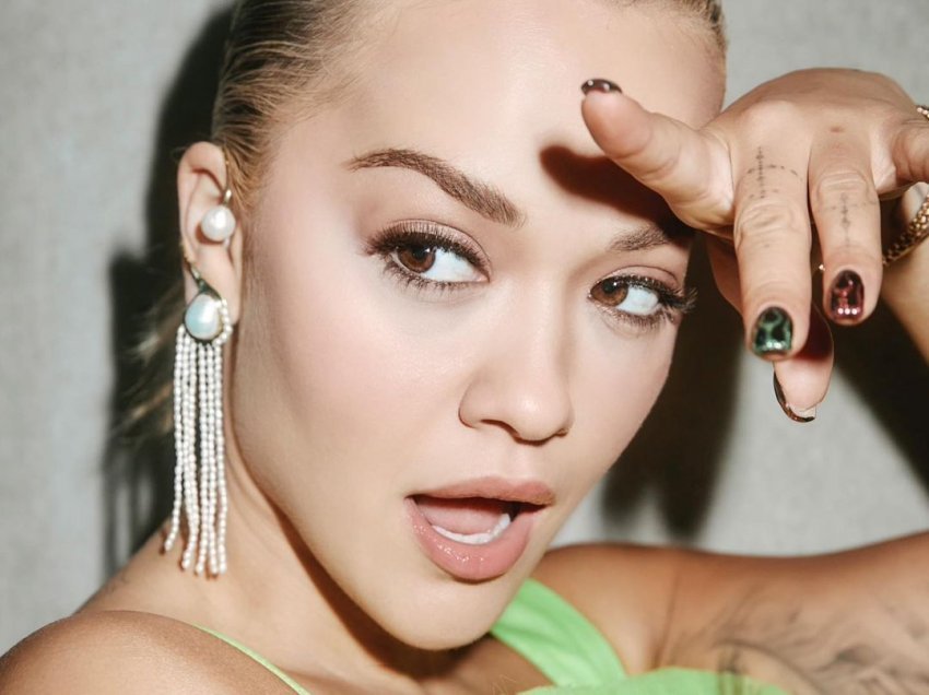 Rita Ora hyn në histori si artistja e 11-të me këngët më të dëgjuara