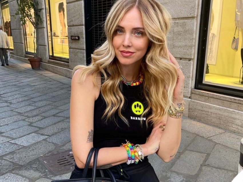 Chiara Ferragni del me pantofla dhe çorape por ndjekësit 'shpërthejnë' në komente