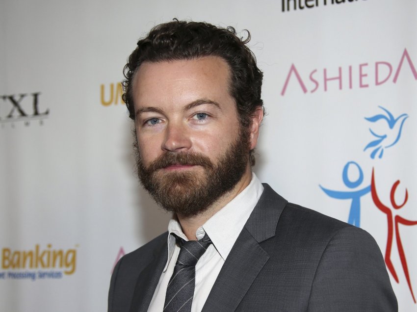 Aktori Danny Masterson do të gjykohet për tri akuza përdhunimi