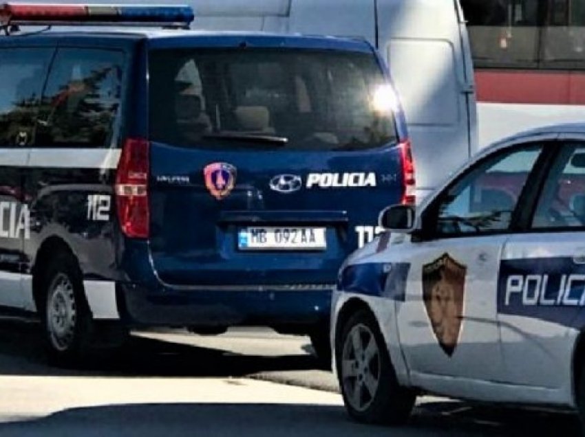 Drogë dhe armë pa leje, katër të arrestuar në Tiranë