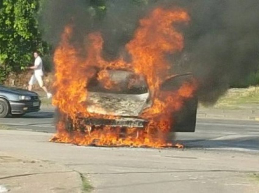 Digjet një automjet në Kavajë, policia nis hetimet