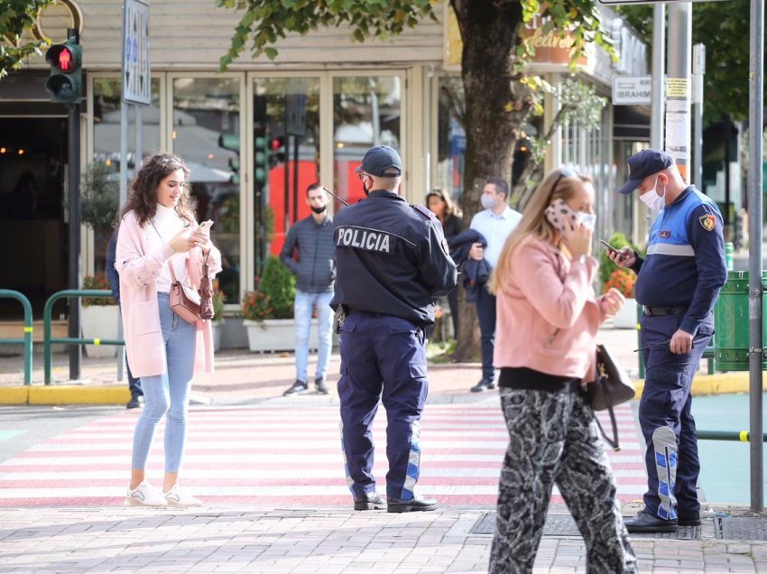 Nga heqja e maskës te shkurtimi i orës policore, si pritet të ndryshojnë masat anti-Covid! Sot vendimi i Komitetit të Ekspertëve