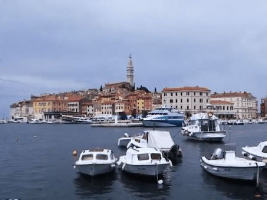 Kroacia hap plazhet pas mbylljes shkaku i COVID-19