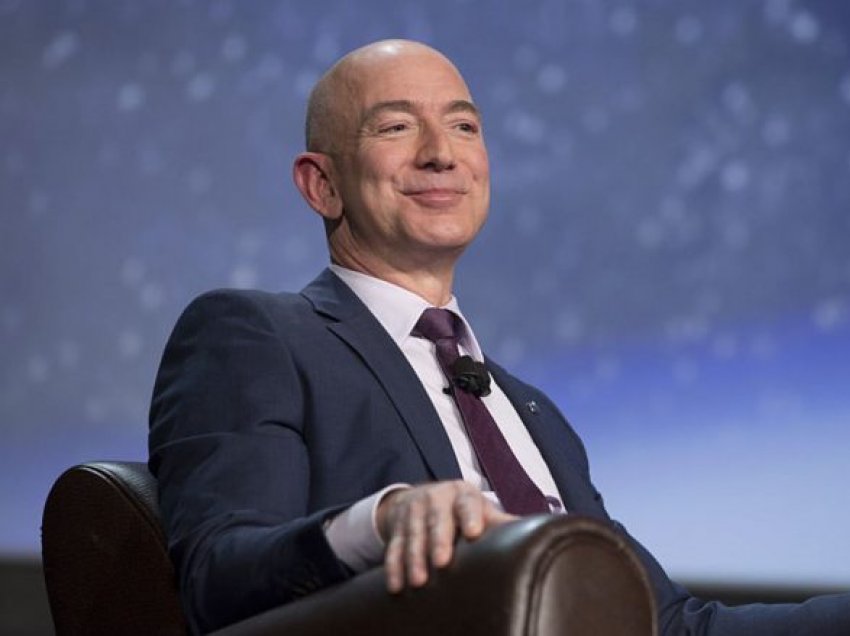 Jeff Bezos premton dy miliardë dollarë për natyrën