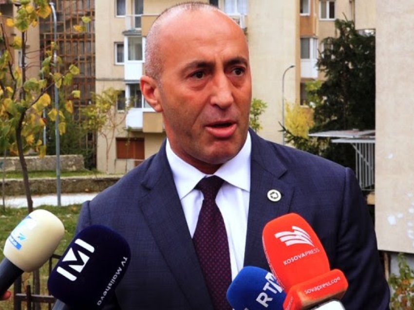 ​Haradinaj nderon dëshmorët Afrim Zhitia e Fahri Fazliu