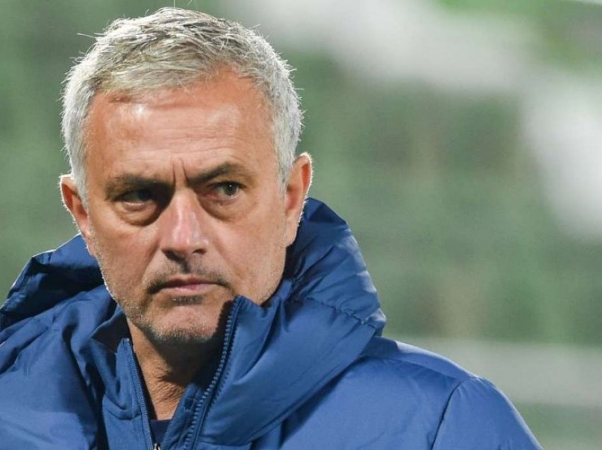 Mourinho pas humbjes “thumbon” pronarët e Romës