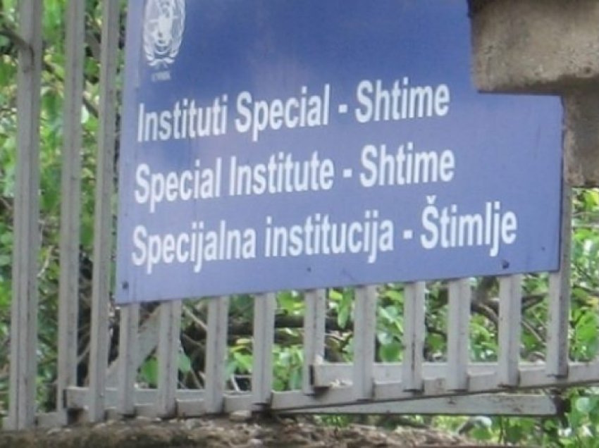 Vdes një grua në institutin special në Shtime