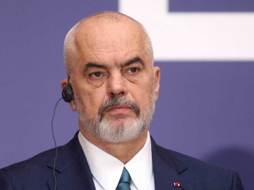 Edi Rama e thumbon përsëri Albin Kurtin