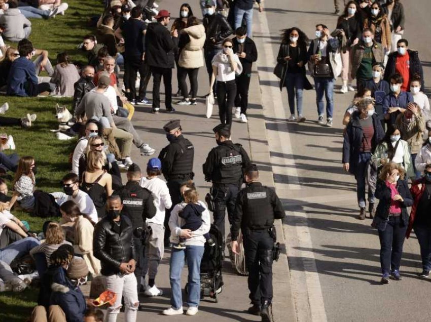 Ligjvënësit francezë zgjatin afatin e lejes shëndetësore