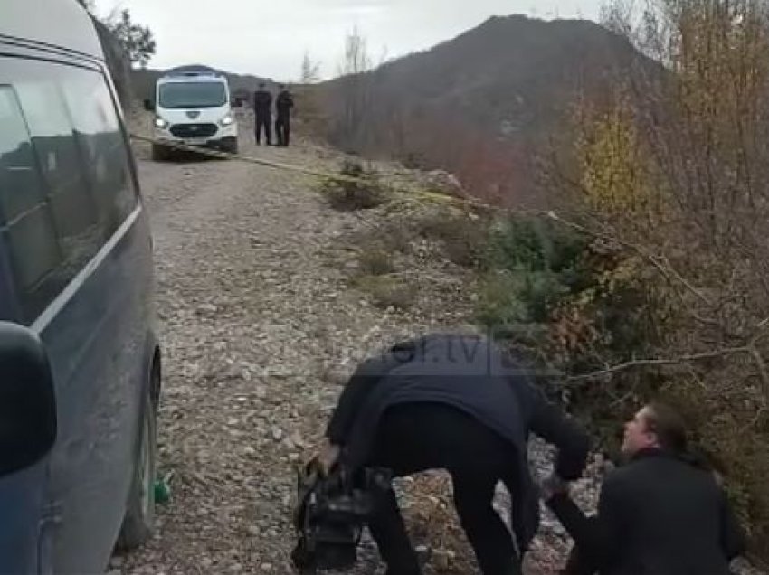 “Debil, injorant, kafshë! Polic je ti?” Video kur gazetarja shqiptare gati bie në greminë