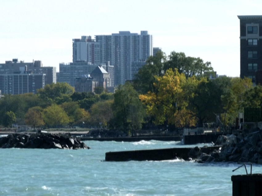 Erozion toke dhe stuhi të fuqishme/ Ndryshimi klimatik rrezikon banorët pranë liqenit në Chicago