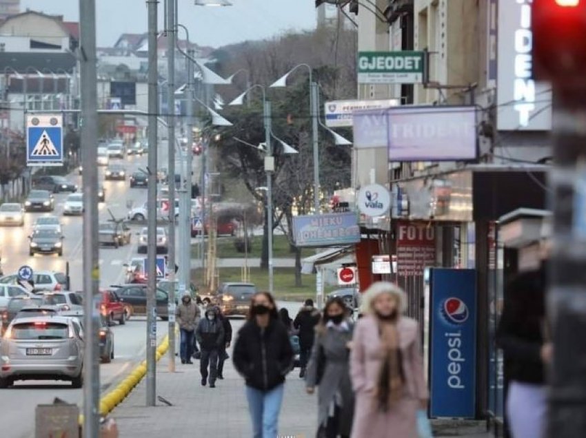 Goditi veturën e Policisë në shenjë pakënaqësie për gjobë, arrestohet gjilanasi