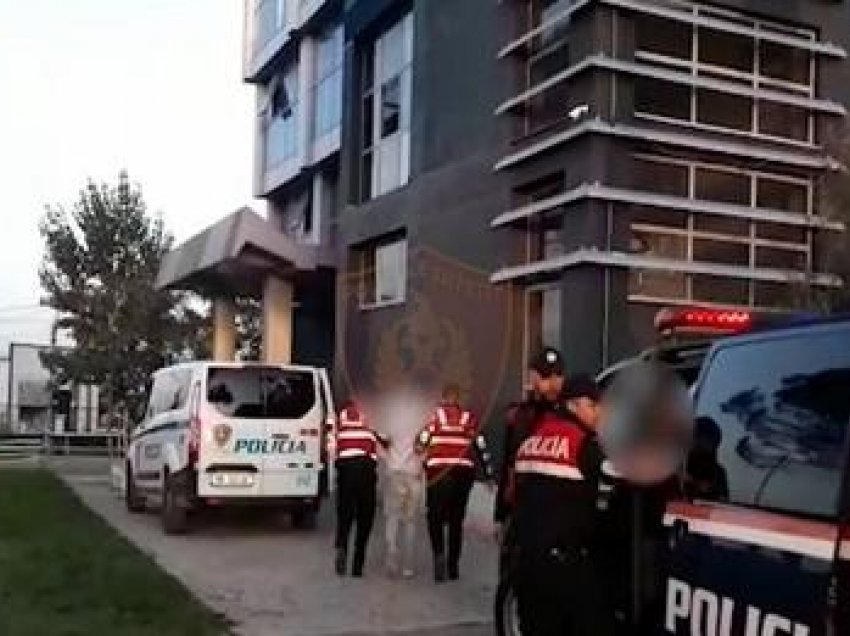 E pësojnë keq 4 persona/ Kishin drogën gati për shitje në dy makina, si u kapën nga policia