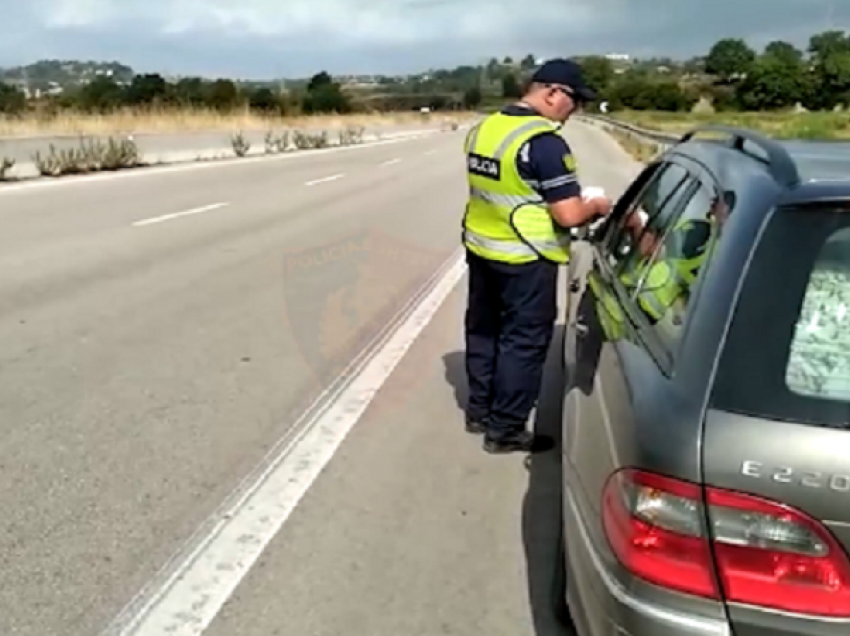 Pa patentë në timon dhe me drogë me vete, arrestohet 21-vjeçari