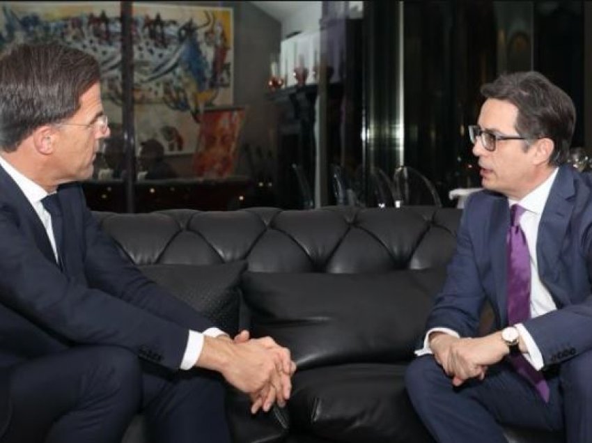 Pendarovski takohet me kryeministrin Rutte