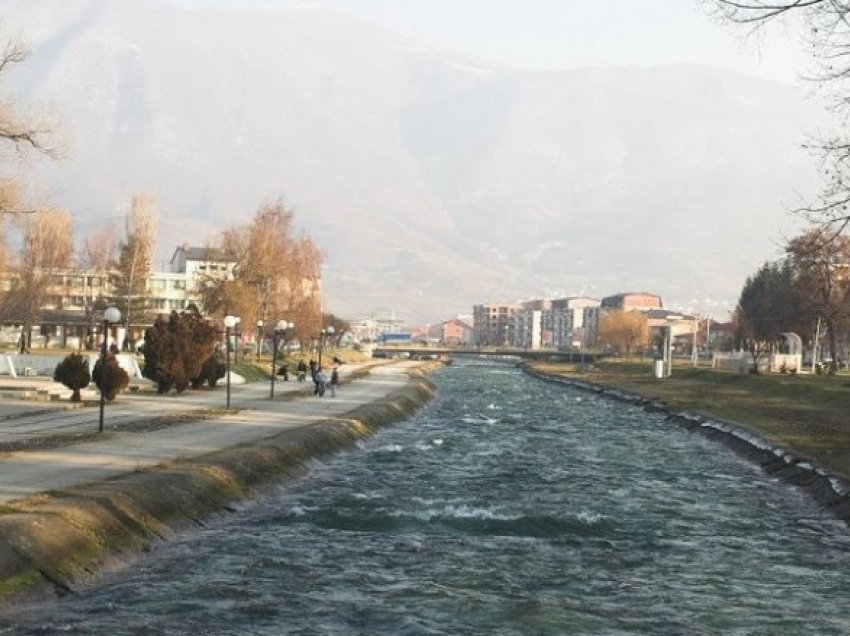 I moshuari gjendet i vdekur pranë ujërave të Lumit Vardar