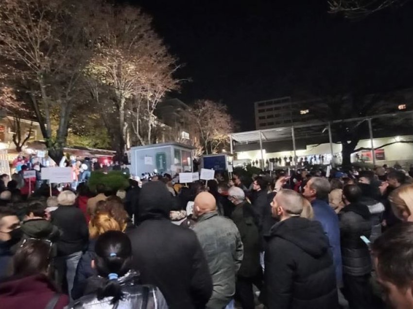 Protestë në Beograd kundër muralit kushtuar Mlladiqit