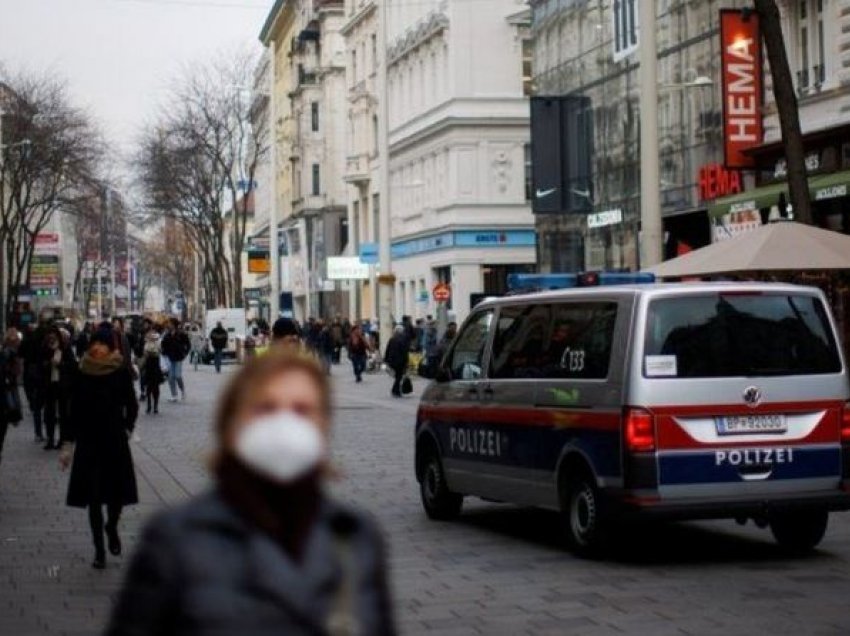 Austria mbyll të pavaksinuarit nga COVID