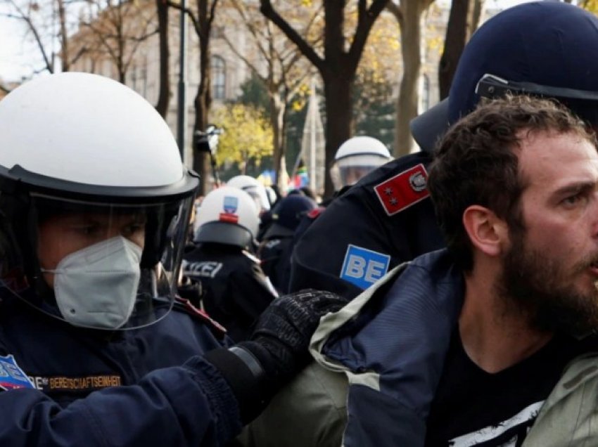 Disa mijëra austriakë protestojnë kundër masave të izolimit