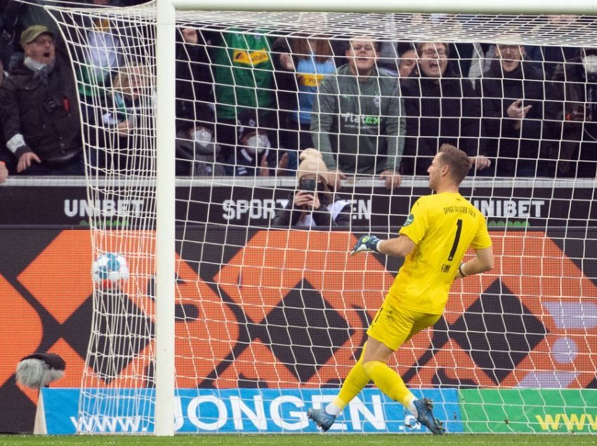 Bundesliga kurrë nuk ka “zhgënjyer” me gafat e portierëve