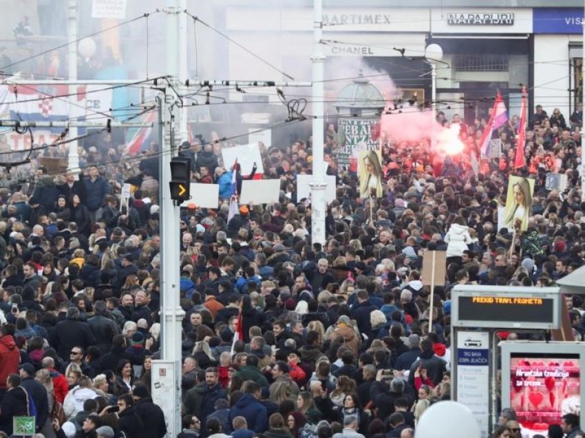 Evropa përfshihet nga protestat kundër izolimit